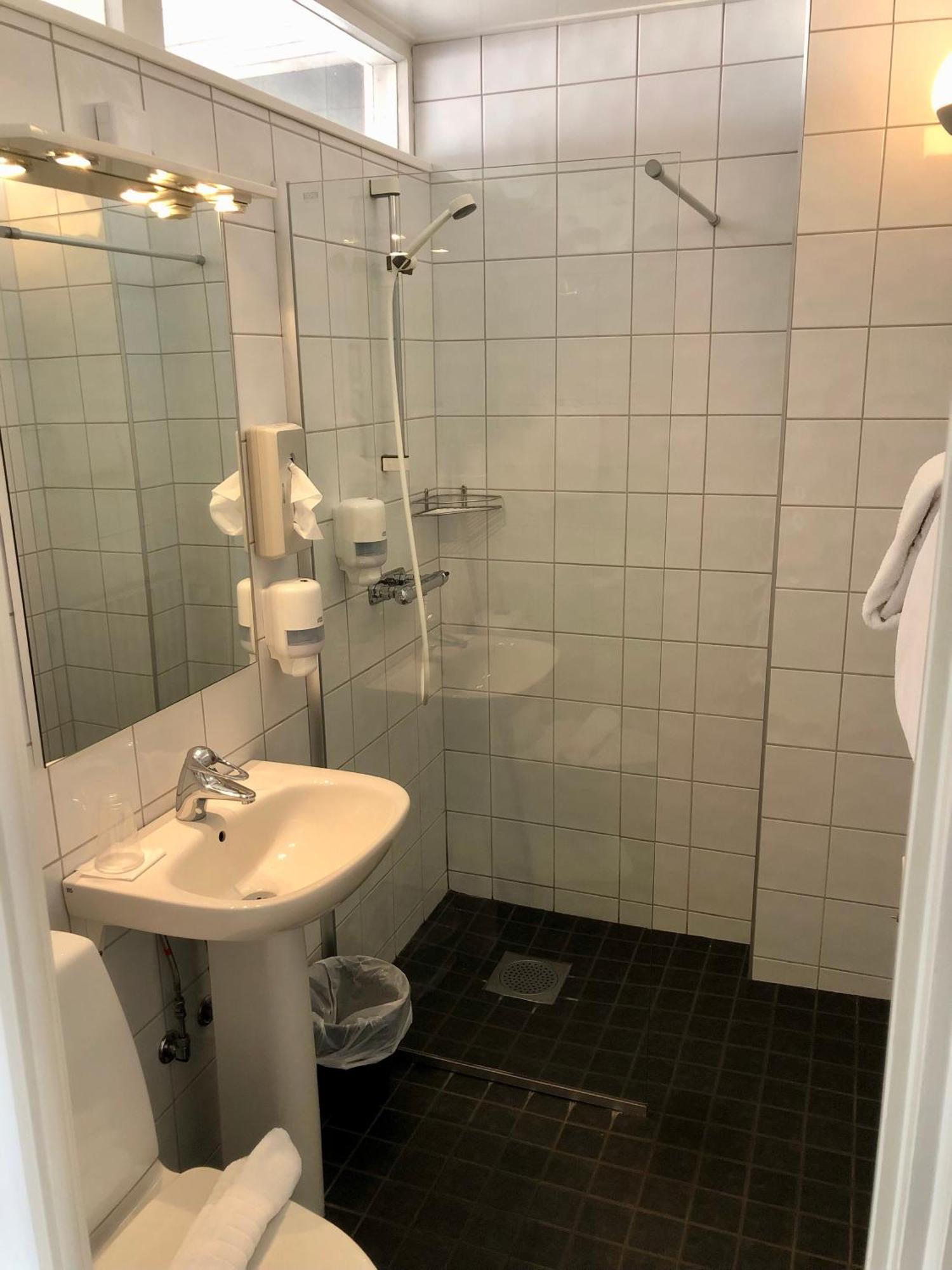 Vaetterleden Hotell & Restaurang Gränna Extérieur photo
